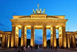 250px Brandenburger Tor Abends