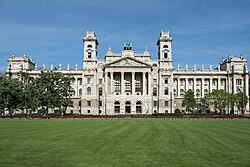 Study in Hungary for international students 250px Kossuth Square 122C Facade2C 2015 05 12 Budapest Panoramio 284529