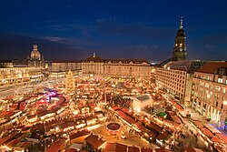 250px Striezelmarkt 2009 00950