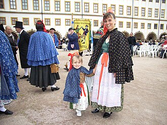 Study in Germany 330px RUHLA Tracht1